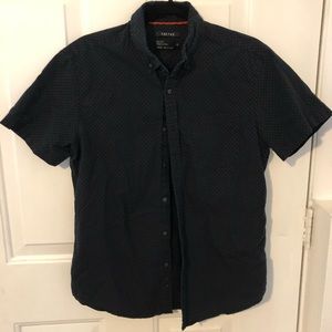 Short-sleeve button up
